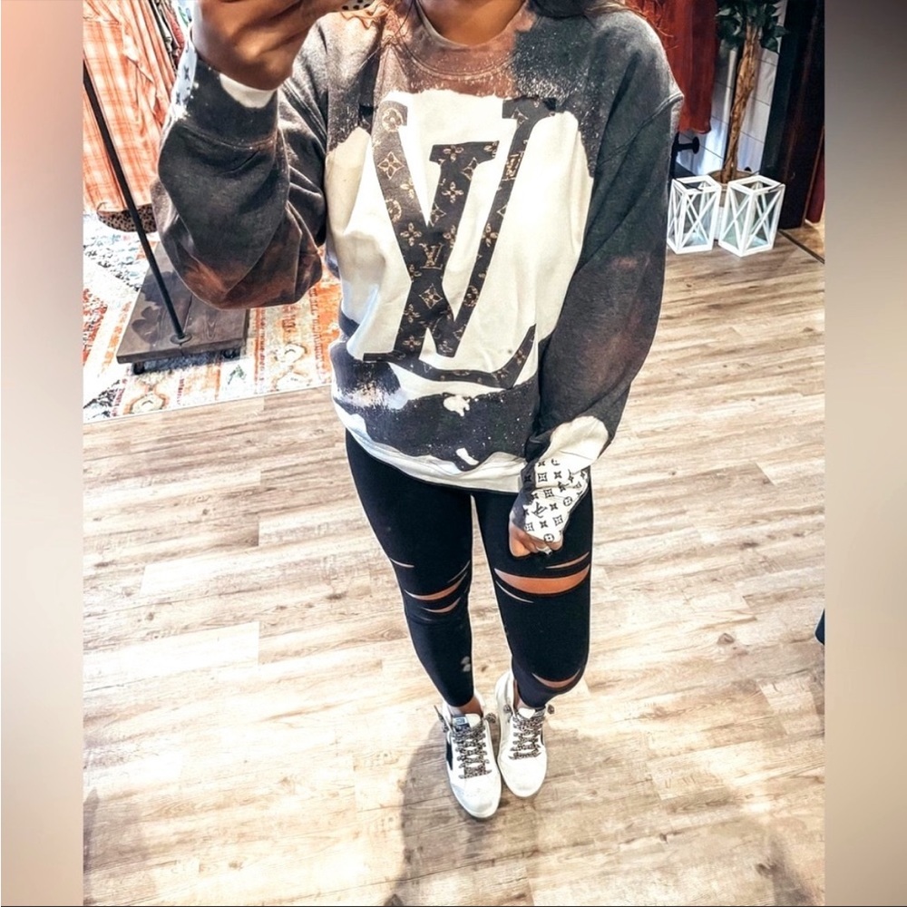 Pullover l V W/ logo designs on the sleeves & Front of Sweatshirt ❌❌PRICE FIRM❌ - Picture 5 of 16